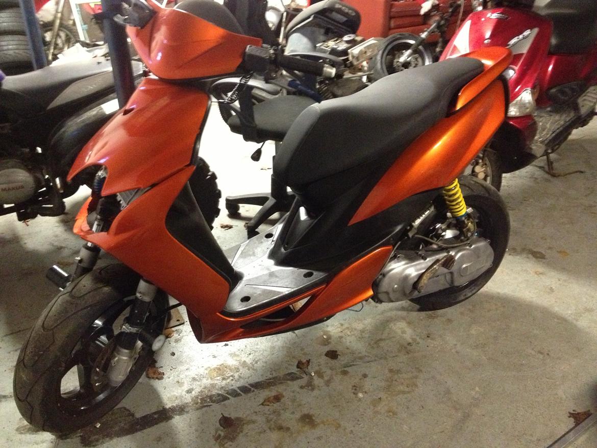 Yamaha jog RR (Den orange slæde) billede 10