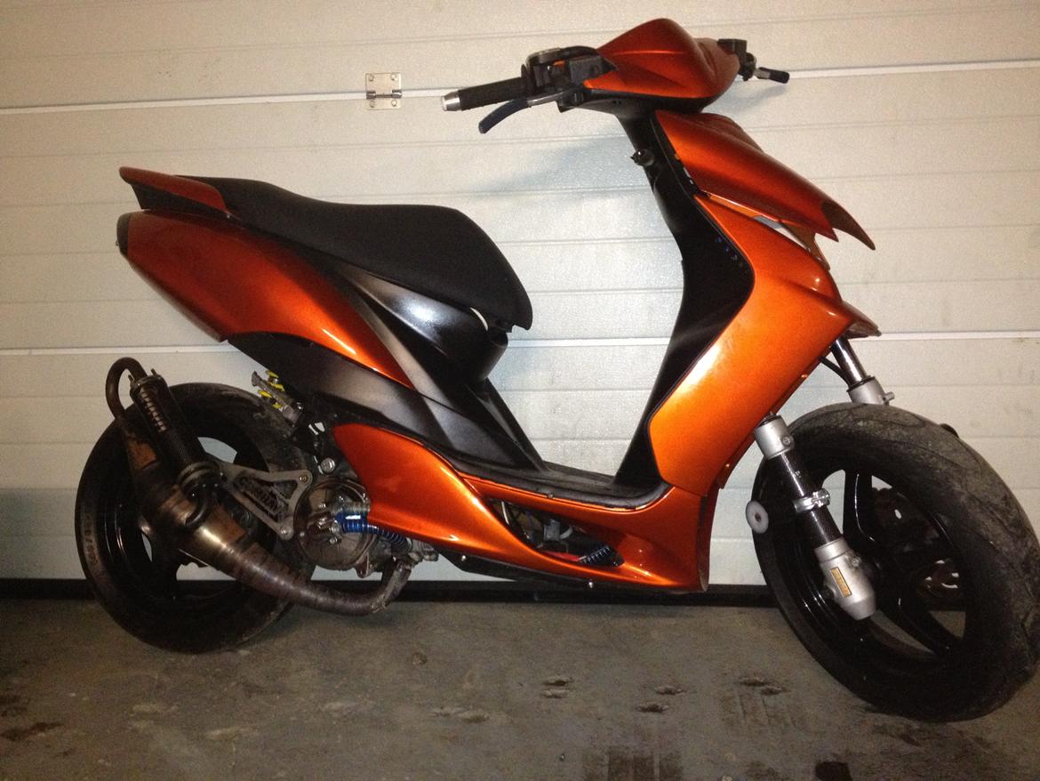 Yamaha jog RR (Den orange slæde) billede 7