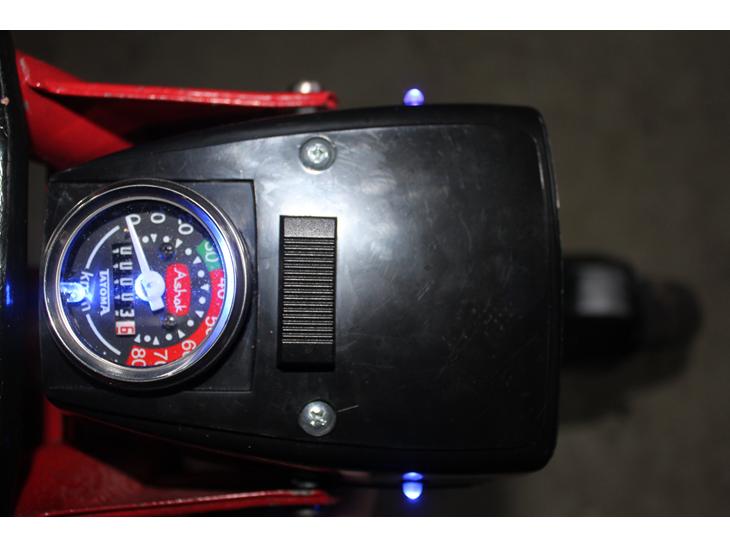 {{currentPhoto.altText}} billede {{currentPhoto.number}}