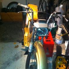 Yamaha Sting SG50 "Den gyldne cremekanon"