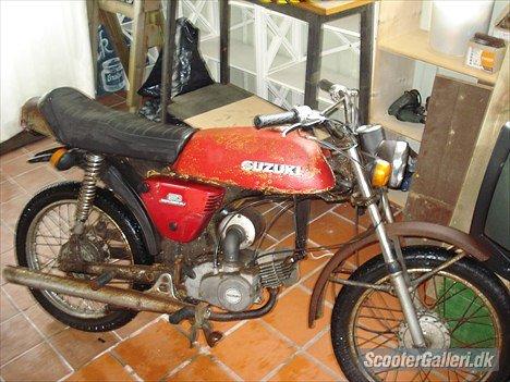 Suzuki K50 - Sådan så den ud lige da den var kommet ind ad døren, rimelig rusten. billede 16