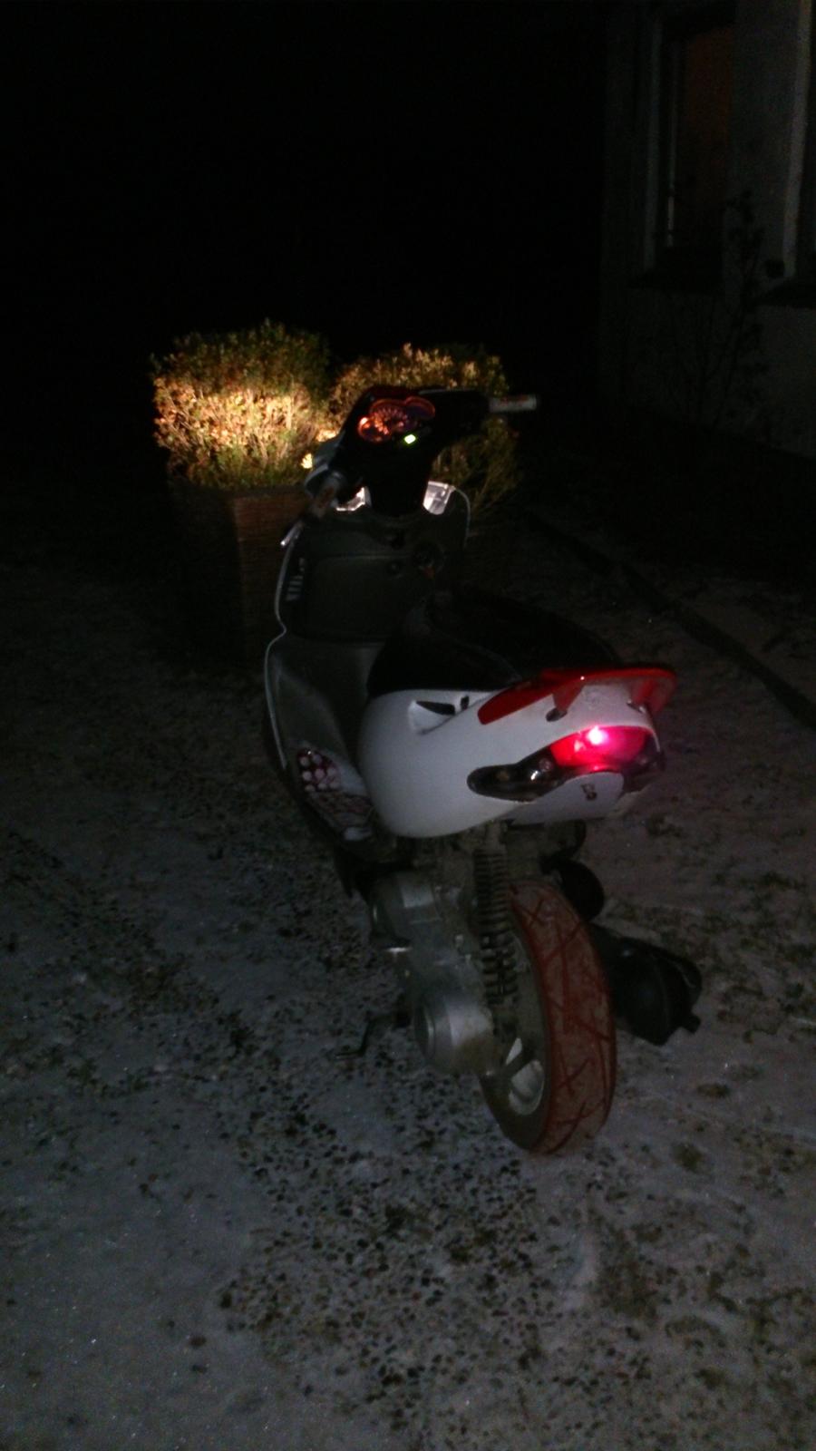 Aprilia Sonic - sort parabol m. klart baglygteglas billede 10