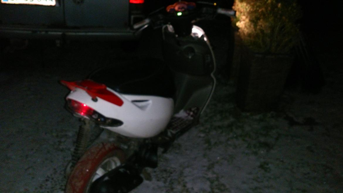 Aprilia Sonic - sort parabol m. klart baglygteglas billede 11