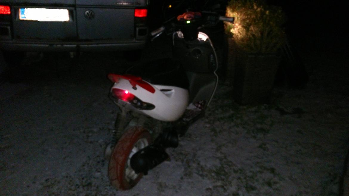 Aprilia Sonic - sort parabol m. klart baglygteglas billede 12