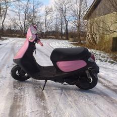 Yamaha Jog Space Miss Piggy.