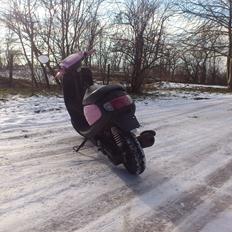 Yamaha Jog Space Miss Piggy.