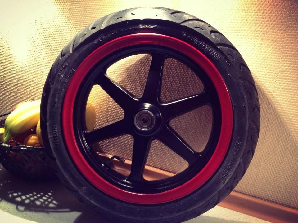 Yamaha Jog R - Fælge autolakeret sort /rød billede 2