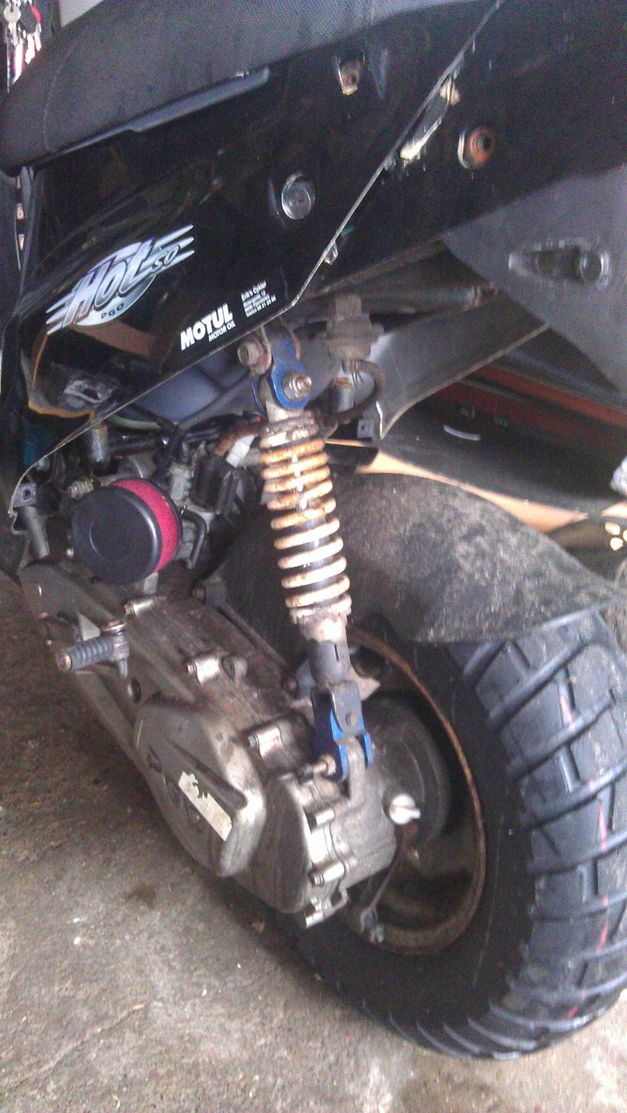 PGO hot 50 - Jae, støddæmperen skal vist snart males ;-) billede 14