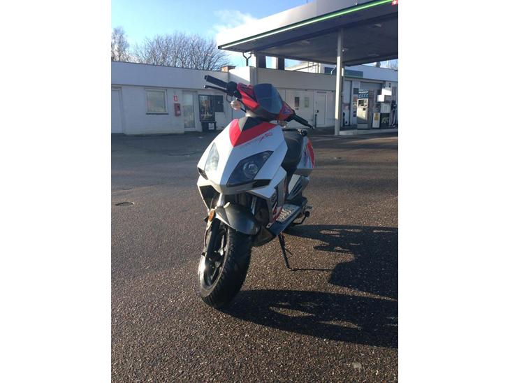 {{currentPhoto.altText}} billede {{currentPhoto.number}}