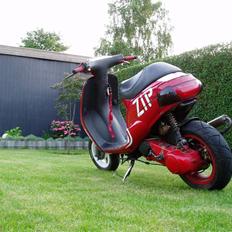 Piaggio ZIP SD - SOLGT !