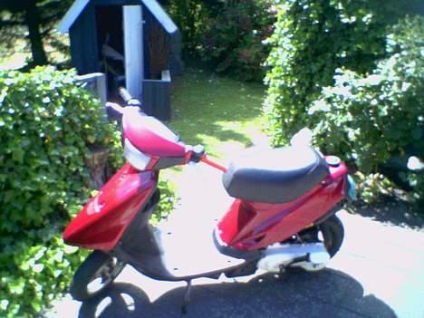 Yamaha Jog FS [projekt] - Sådan ser den Pt. ud.. Den er langtfra færdig, men den kører og er blevet shinet lidt op :) billede 10