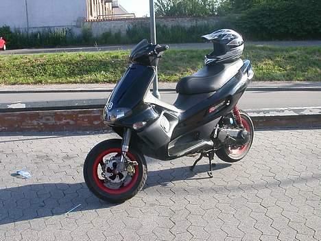 Gilera Runner solgt - Min scooter med min lillebrors hjelm billede 7