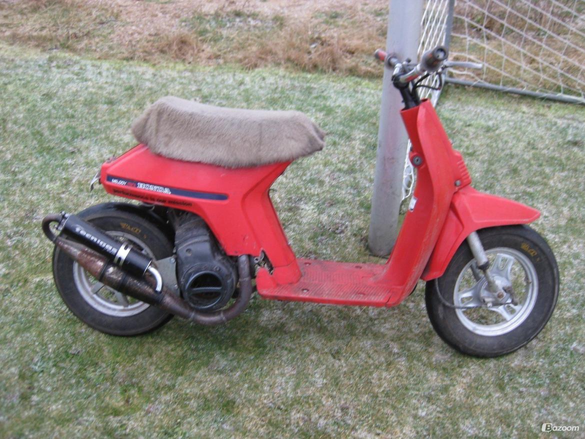 honda melody moped