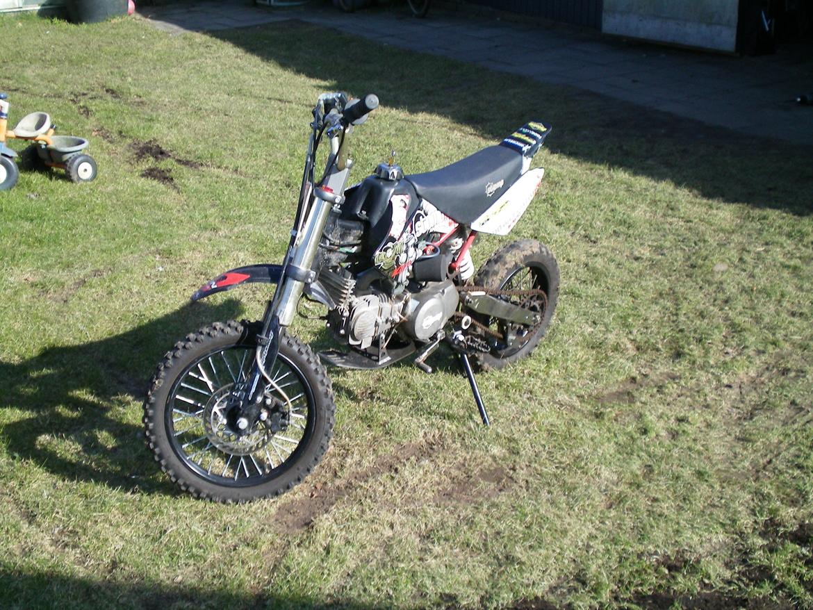 Kayo stomp 140 cc billede 2