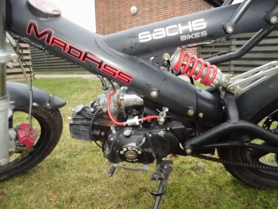 Sachs Madass *SOLGT* - De røde benzinslanger og krom benzinfilter. billede 12