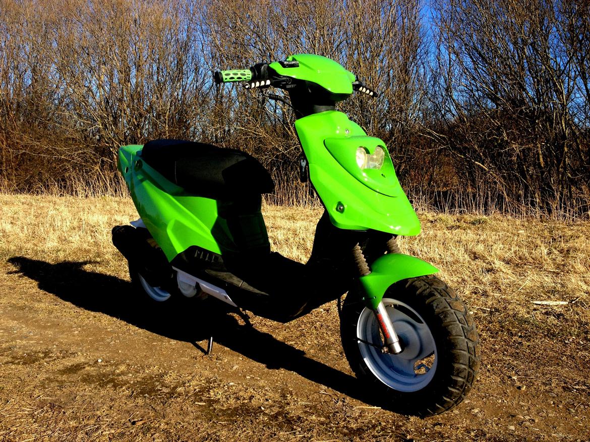 PGO HOT 50 Kawasaki edition Xenon billede 3