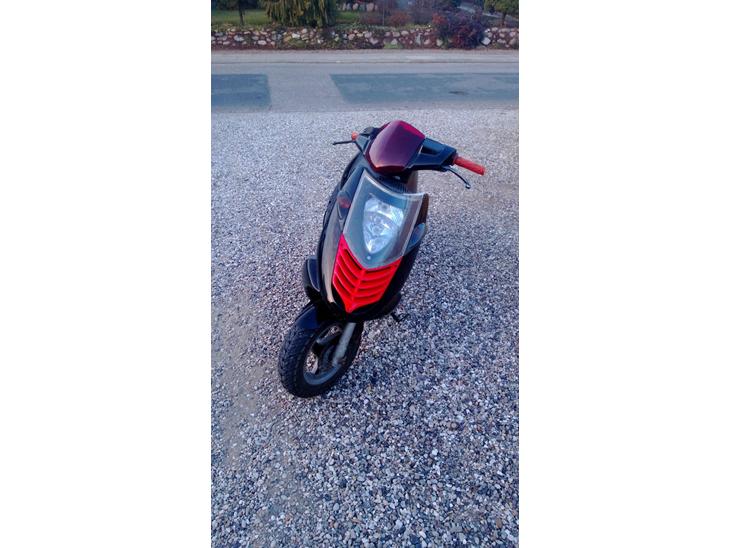 {{currentPhoto.altText}} billede {{currentPhoto.number}}