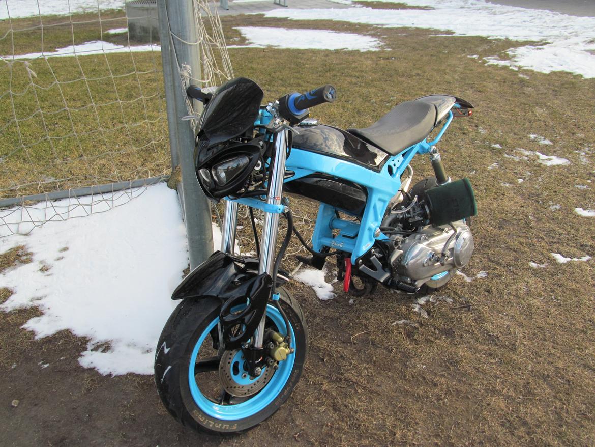 Suzuki Street Magic  - så kom den ud fra Vinter hi og skal til at gøres sommer klar og ren  billede 5