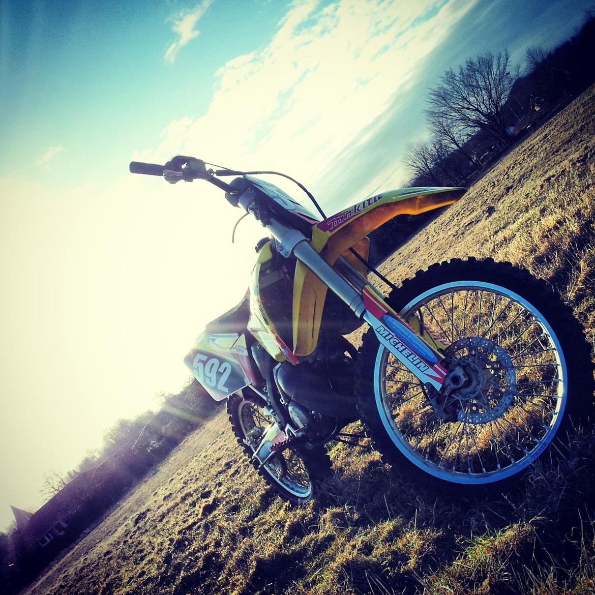 Suzuki Rm 125 RT - Skal have malet oliedækslet om igen ;) billede 4
