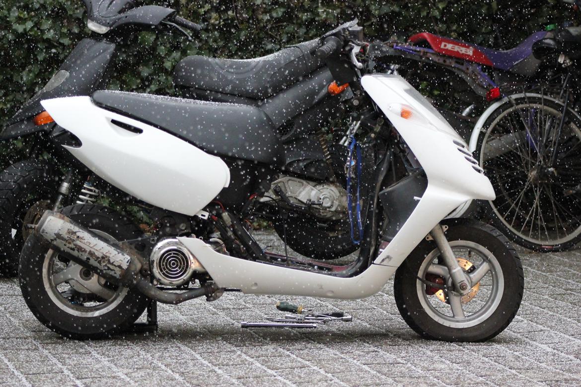 Aprilia Sonic! Det hvide LYN!:D - Første gang nogensinde sonic'en er ude i sne vejr!:O billede 5