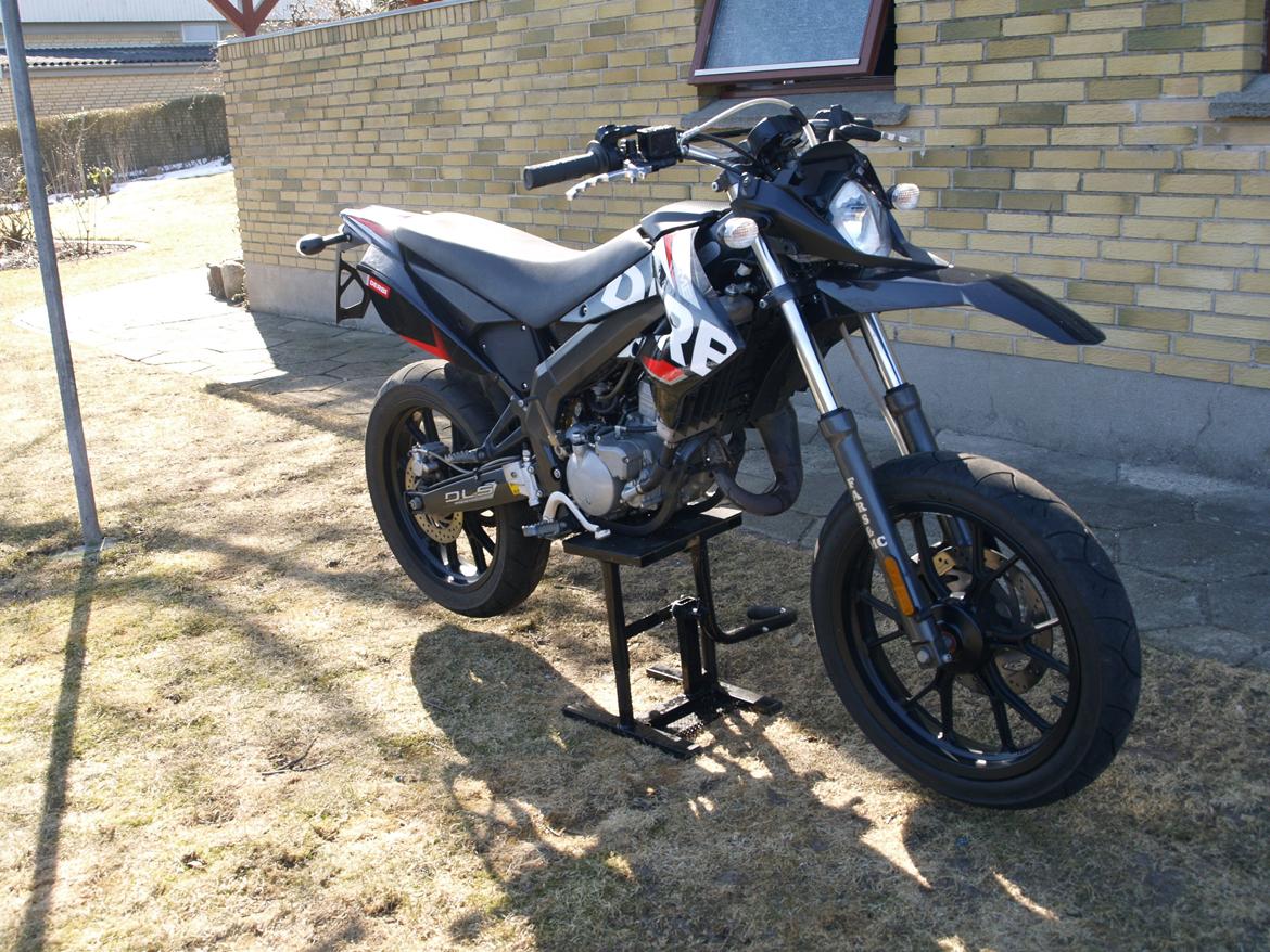 Derbi senda DRD X-TREME SM 50. 2011 billede 14