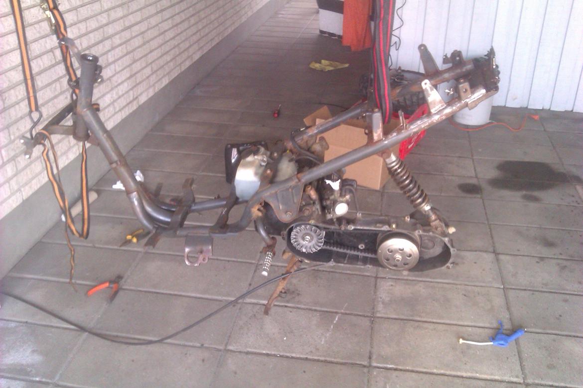 PGO hot 50 - Igang med at lave rust  billede 7