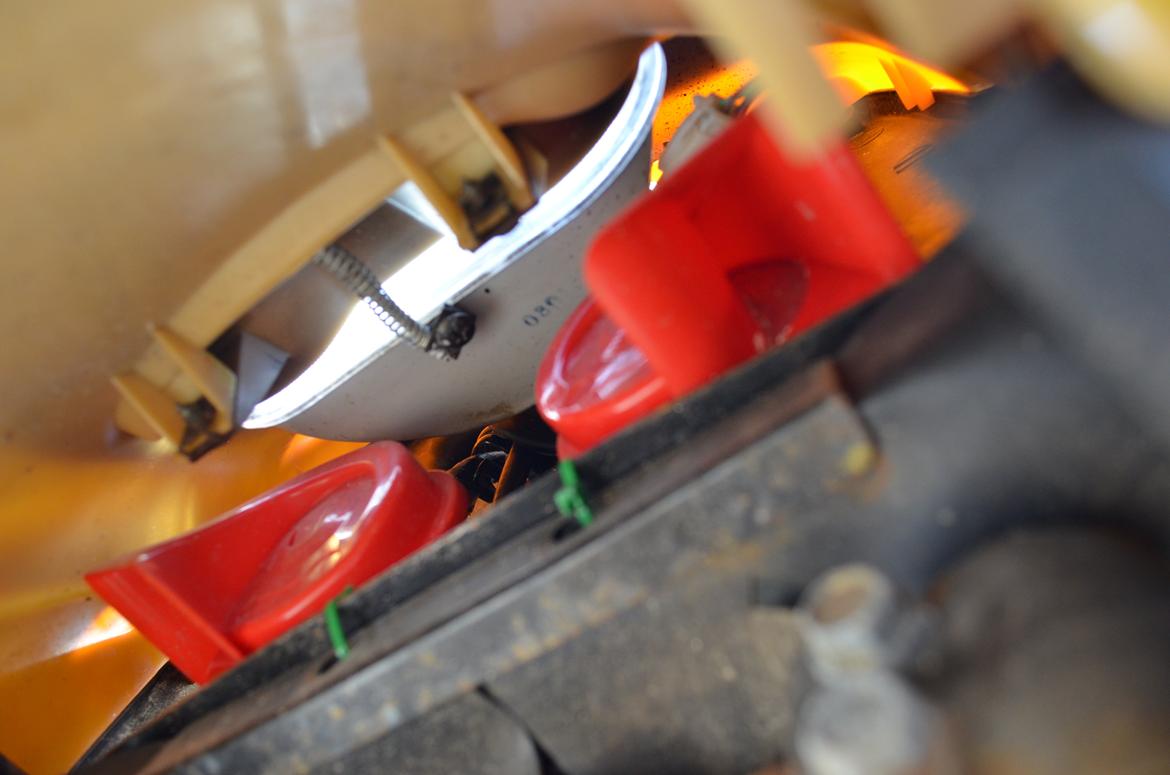 PGO HOT 50 *Byttet til Street* - Kunne lige få linsen op under frontskjoldet så her er et billede af hornet XD (de to røde klodser) billede 13