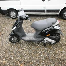 Piaggio new zip 4t
