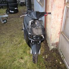 Yamaha Jog R Team Speed DST Edition!