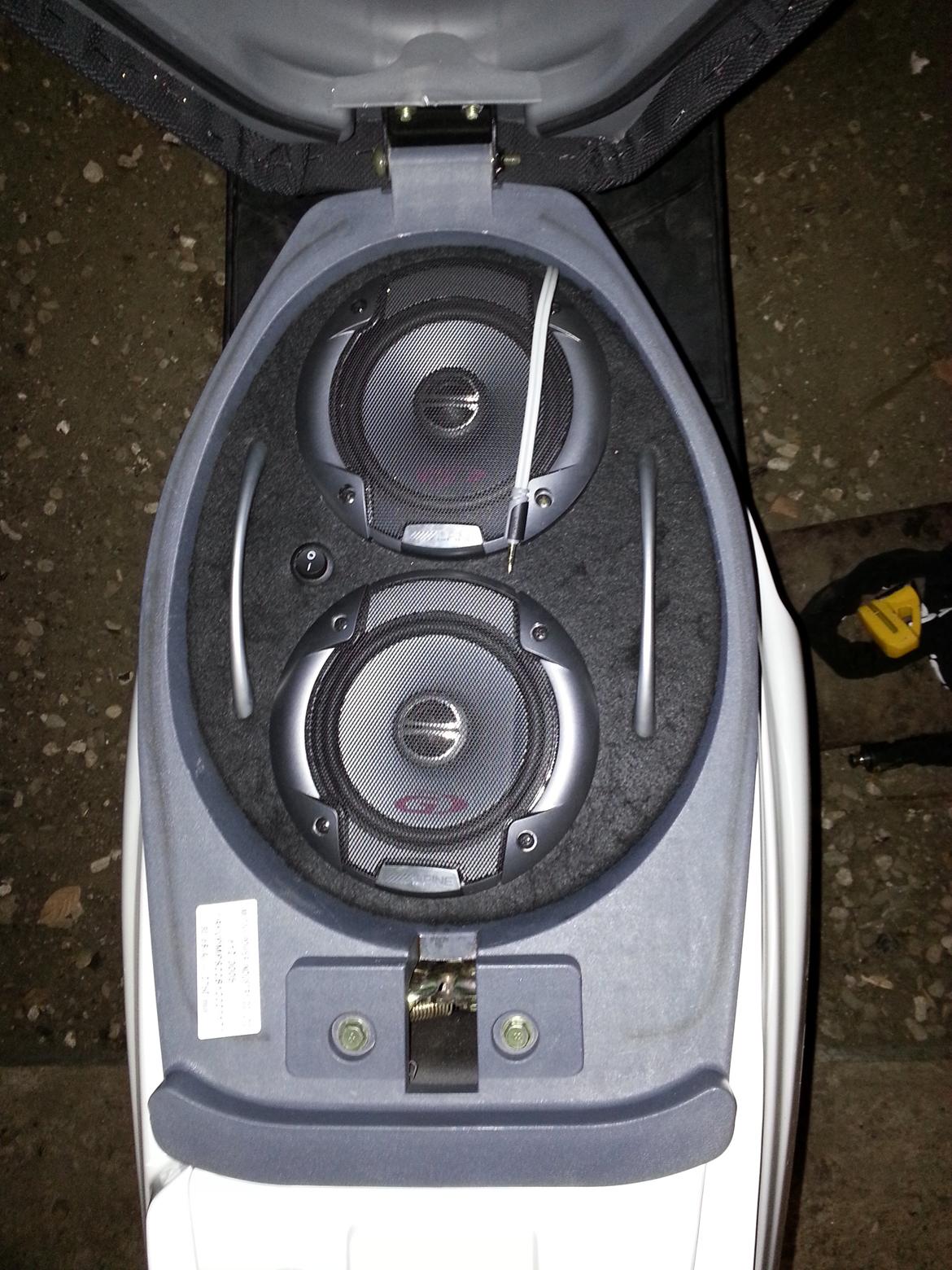 PGO Hot 50 Naked billede 8