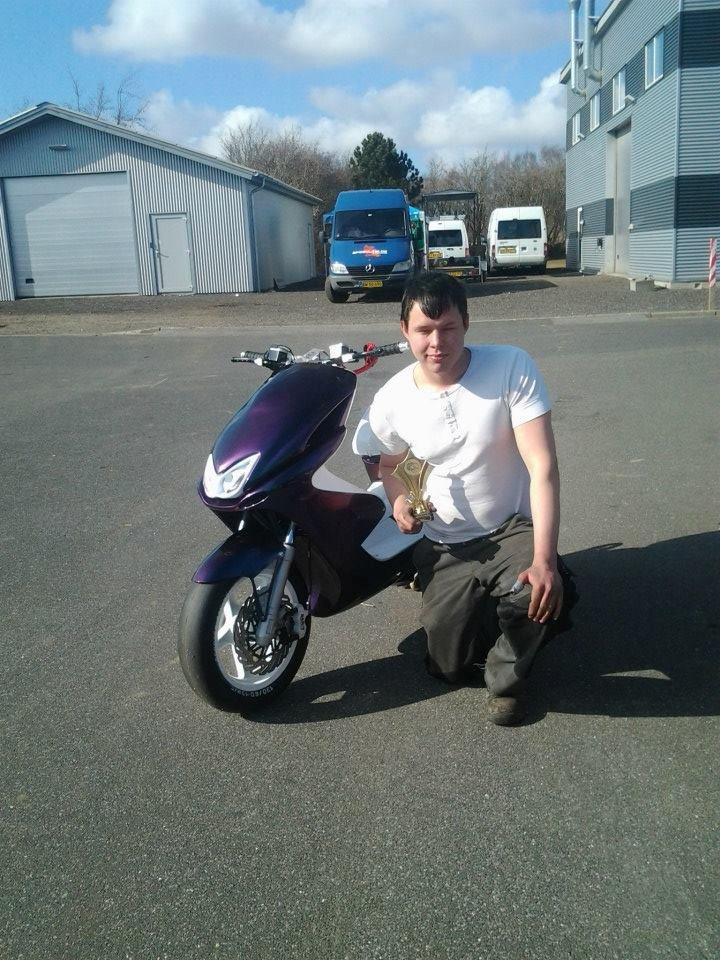 Yamaha Aerox (LC) - Mig som var lidt Træt pga hade sovet i bilen natten før træffet. billede 5