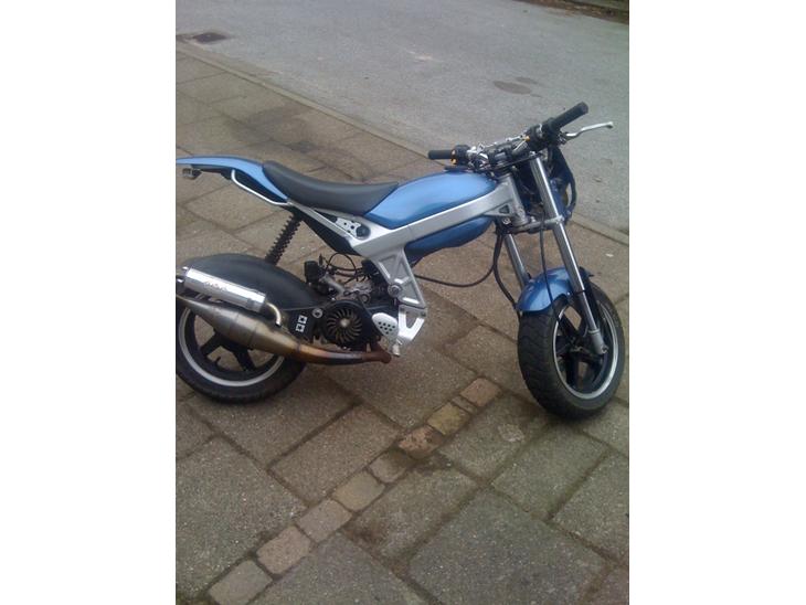 {{currentPhoto.altText}} billede {{currentPhoto.number}}