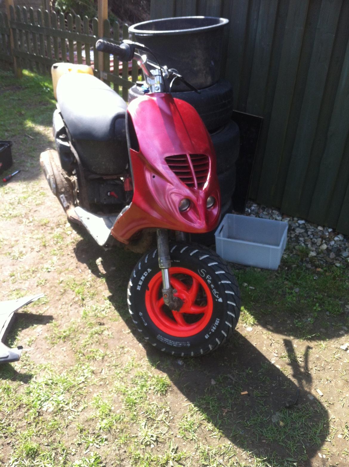 Piaggio Typhoon /NRG R.I.P :'( - Igang med at montere skjoldene billede 1