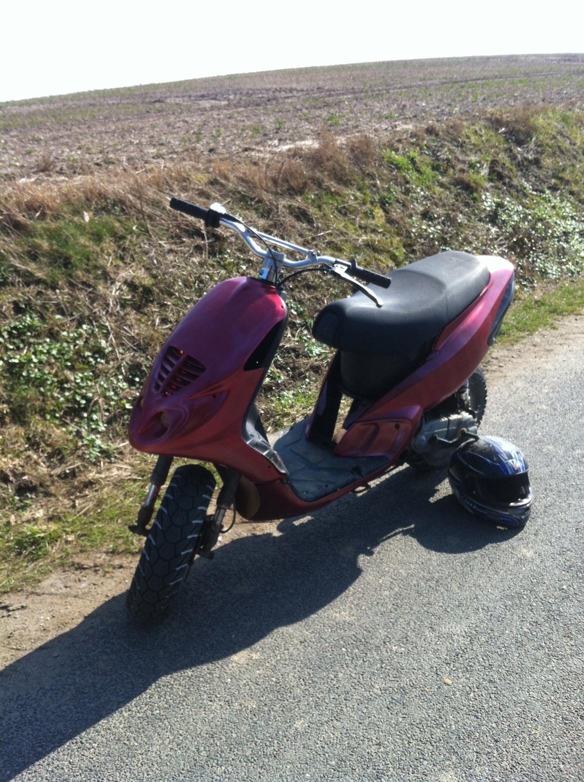 Piaggio Typhoon /NRG R.I.P :'( - Jomfru tur ud i det blå, med de ny malet skjolde på :-D billede 4