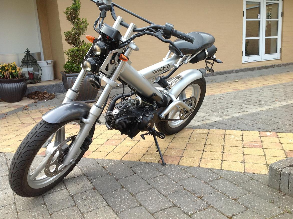 Sachs Madass billede 2