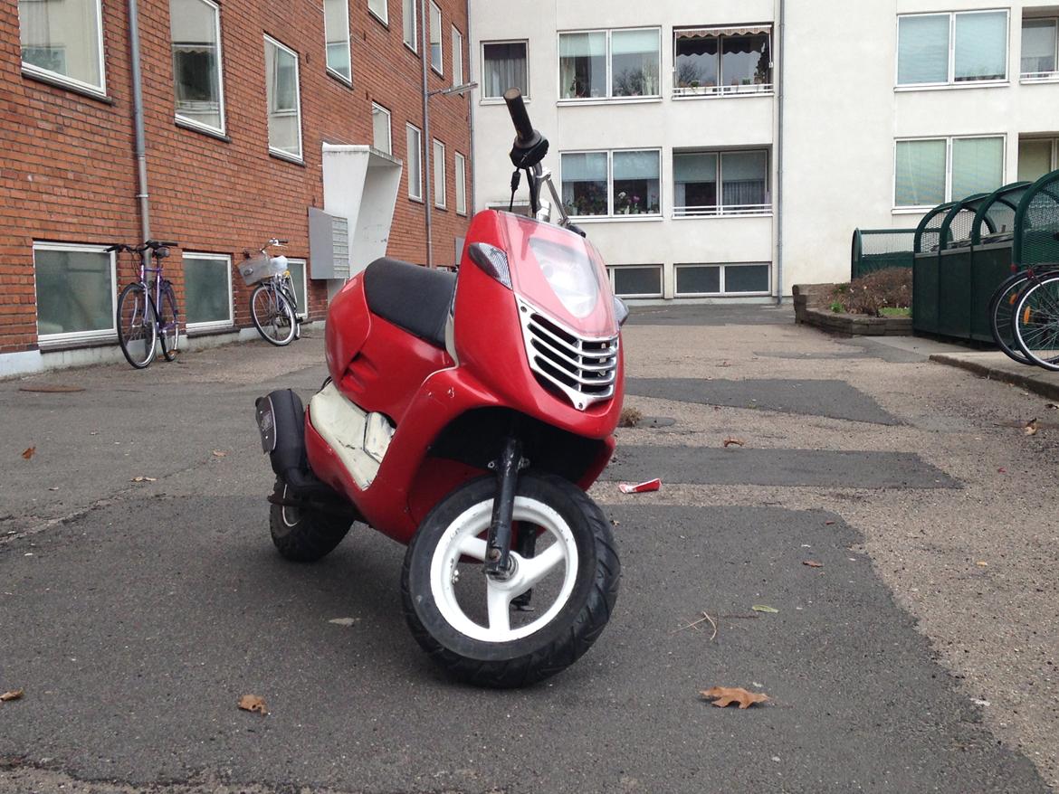 Aprilia Sonic (Projekt) "SOLGT" billede 1