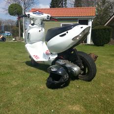 Aprilia Sonic (Pokeball'en)