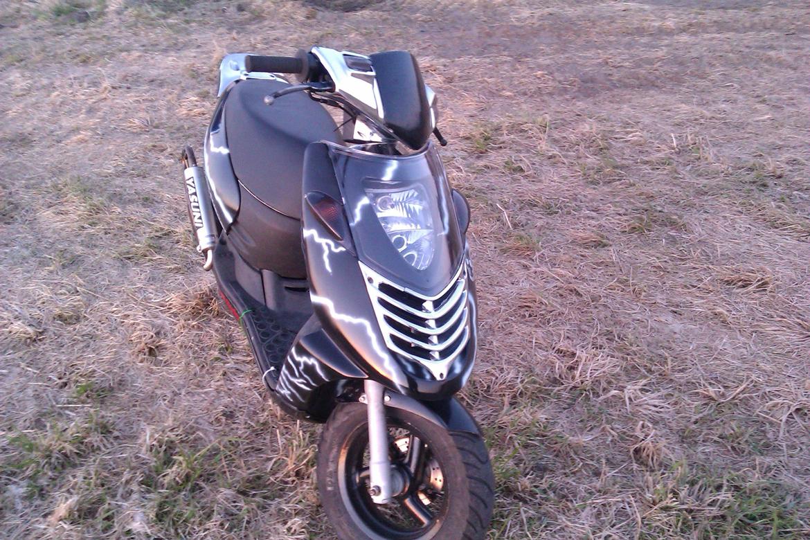 Aprilia Sonic Airbrushed billede 4