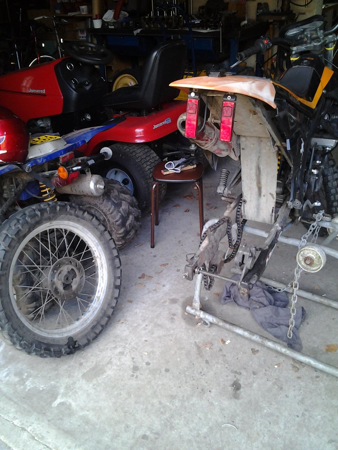 Gilera RCR - igang med lejerne baghjulslejer;) billede 10