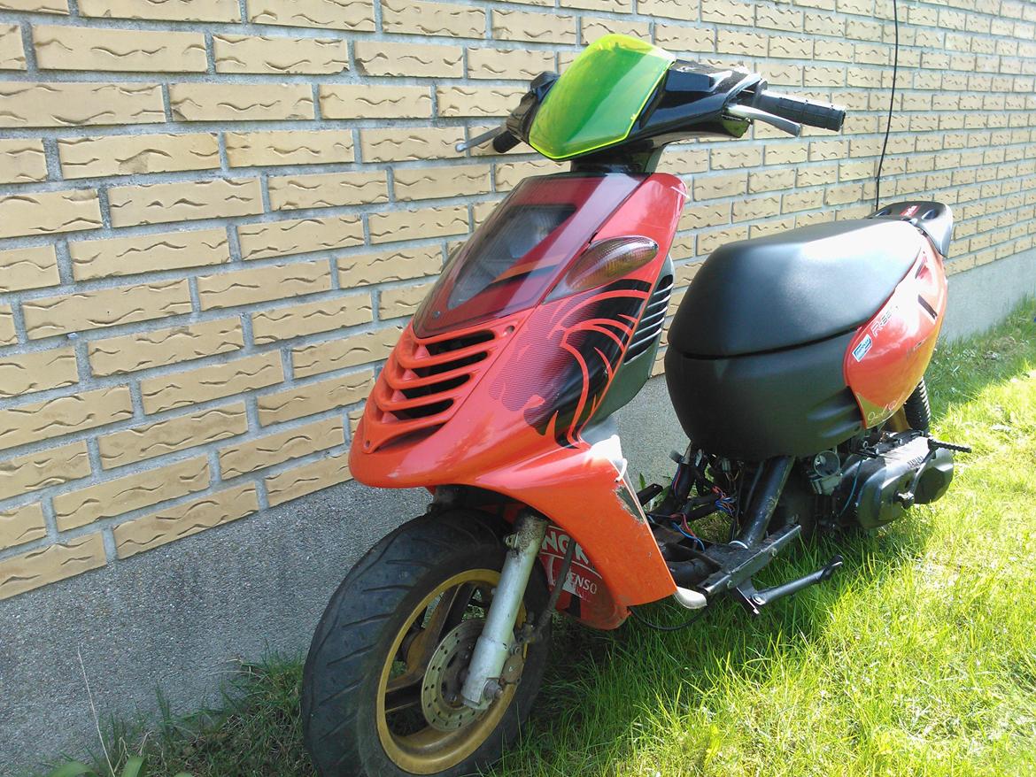 Aprilia Sonic GP (BYTTET) - Mangler bundskjoldene,har dem dog liggende. billede 1