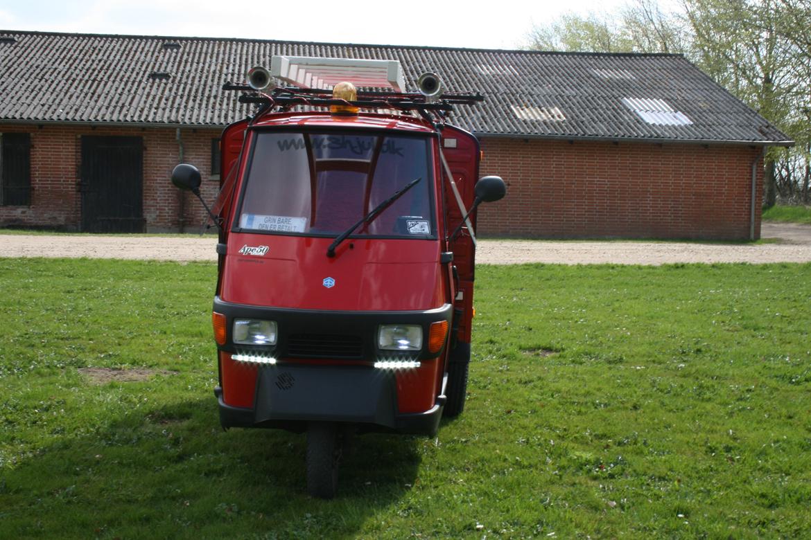 Piaggio APE Van 50 "Brandbilen" Den er Solgt - Mine Led lygter, det lyser ret godt,  billede 5