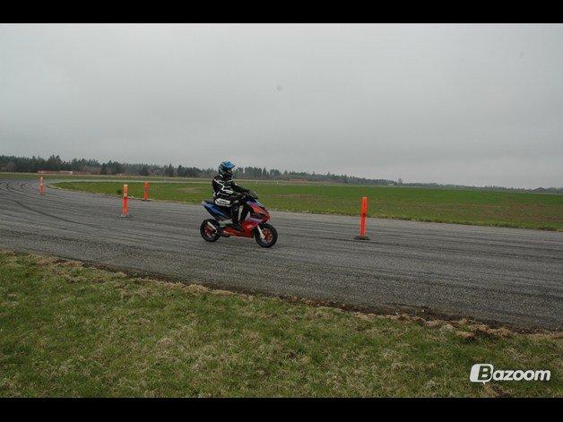 Aprilia SR50R Factory BB77 - Spiderman Edition billede 4