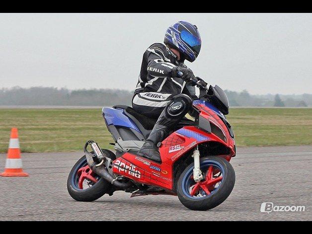 Aprilia SR50R Factory BB77 - Spiderman Edition billede 10
