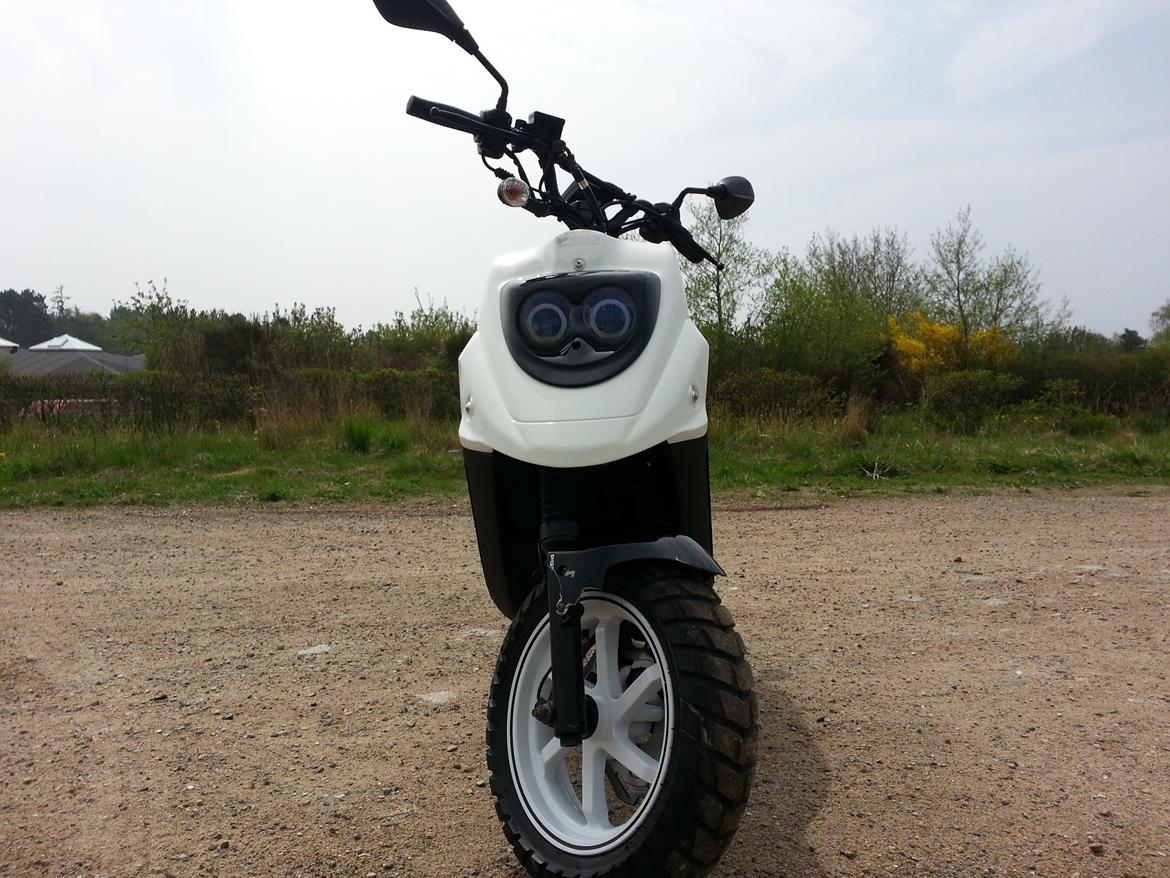 PGO Hot 50 Naked billede 3