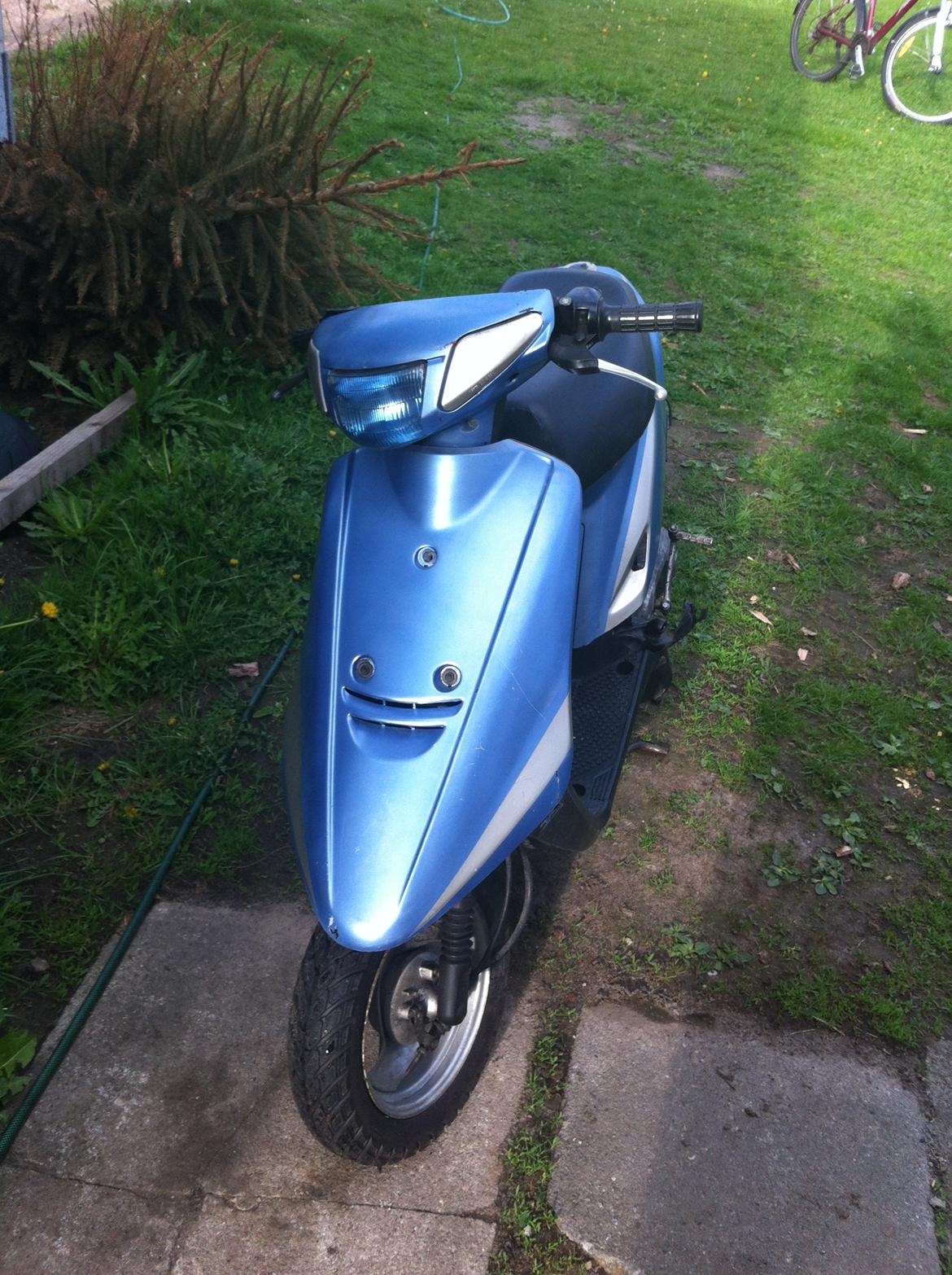 Yamaha Jog AS - fin er hun :) billede 1