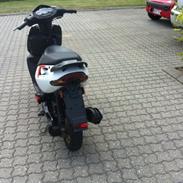 Aprilia SONIC LC