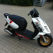 Aprilia SONIC LC