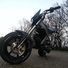 Suzuki Street Magic *Regnbue Lynet*
