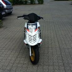 Aprilia SONIC LC