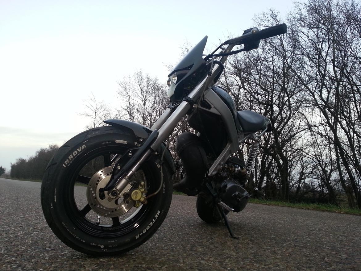 Suzuki Street Magic *Regnbue Lynet* billede 1